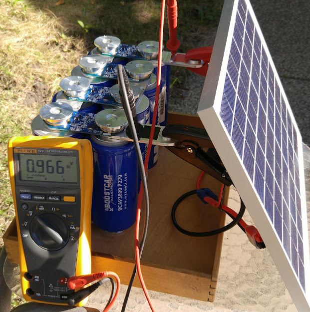 solar_panels_5x10w_charging_supercap_array_photo