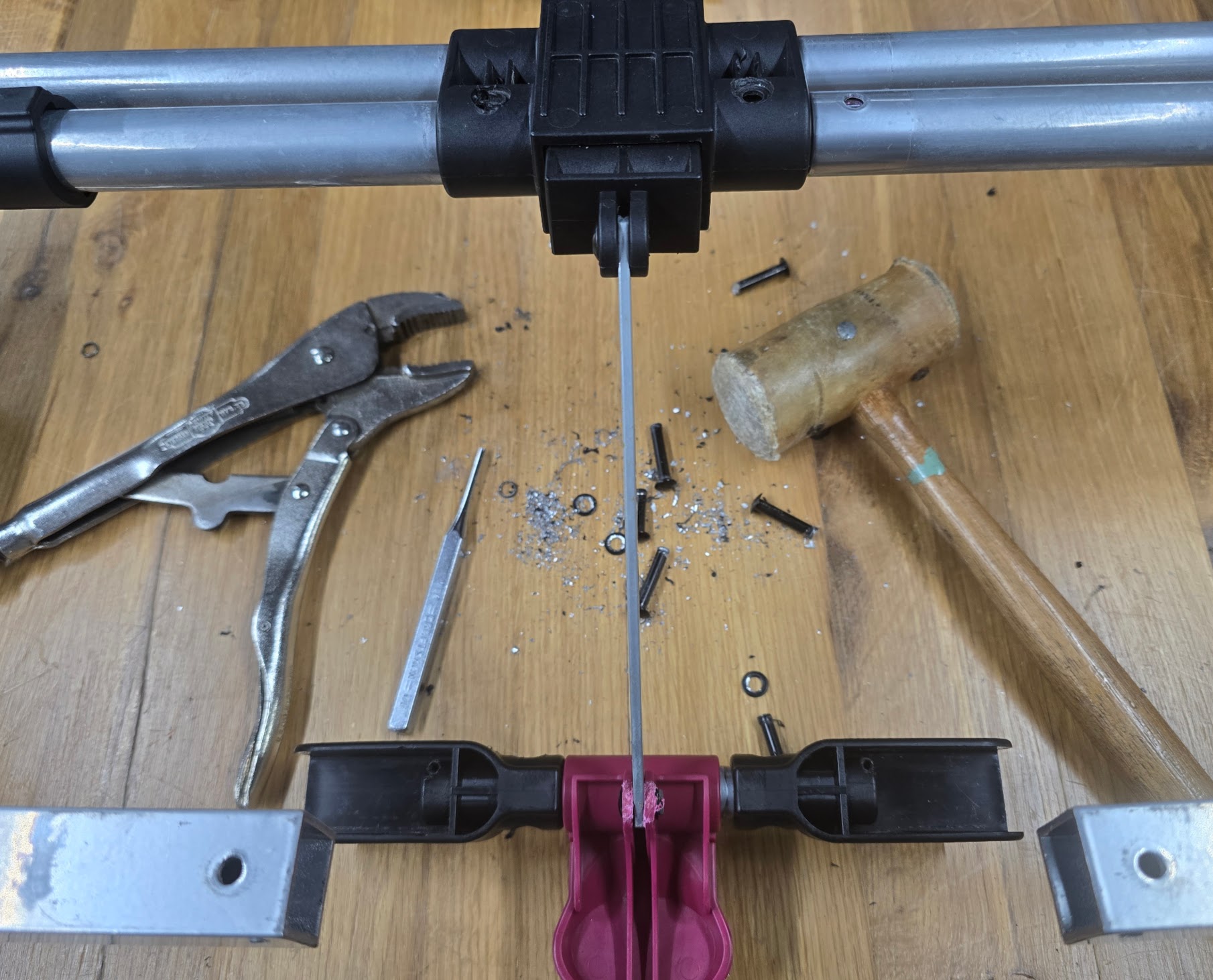 gigi_axle_and_frame_joints_rivets_removed_photo