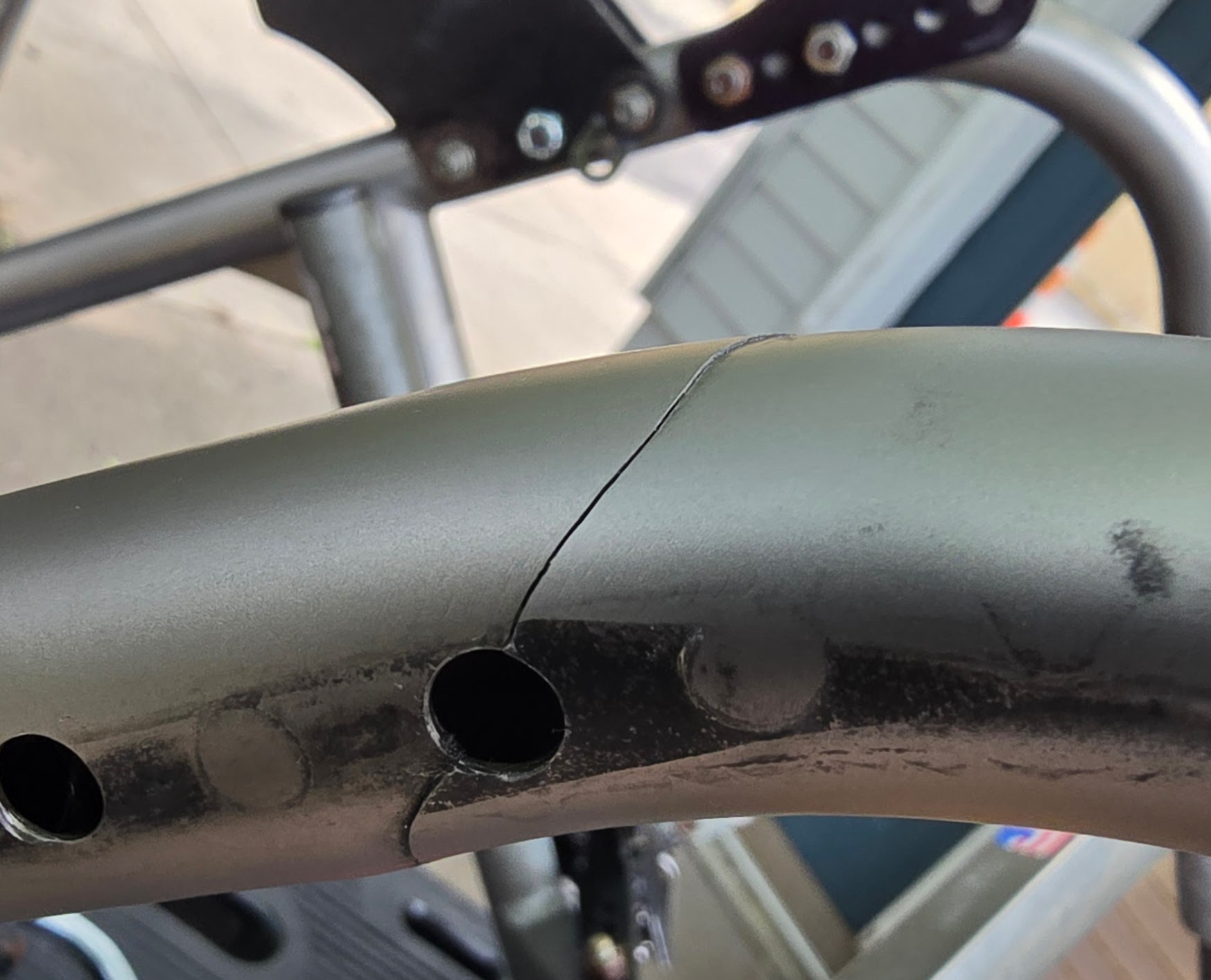 permobility_tilite_titanium_frame_crack_photo